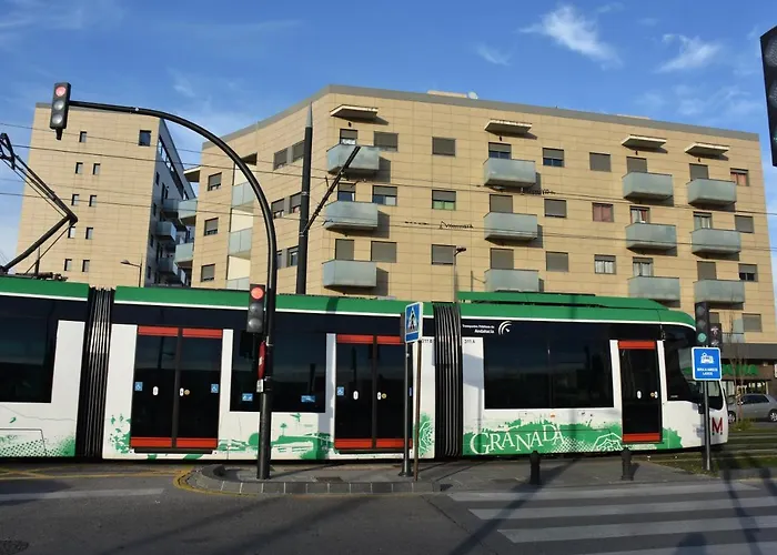 Piso Centro De Granada Junto Al Metro